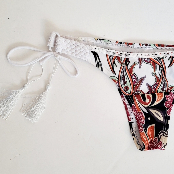 NWOT Bikini Bottom - Picture 2 of 8